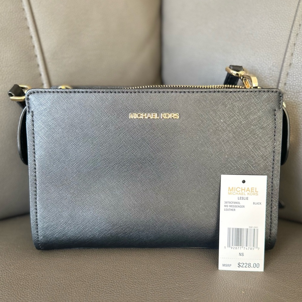MICHAEL Michael Kors Leslie Medium Messenger Bag